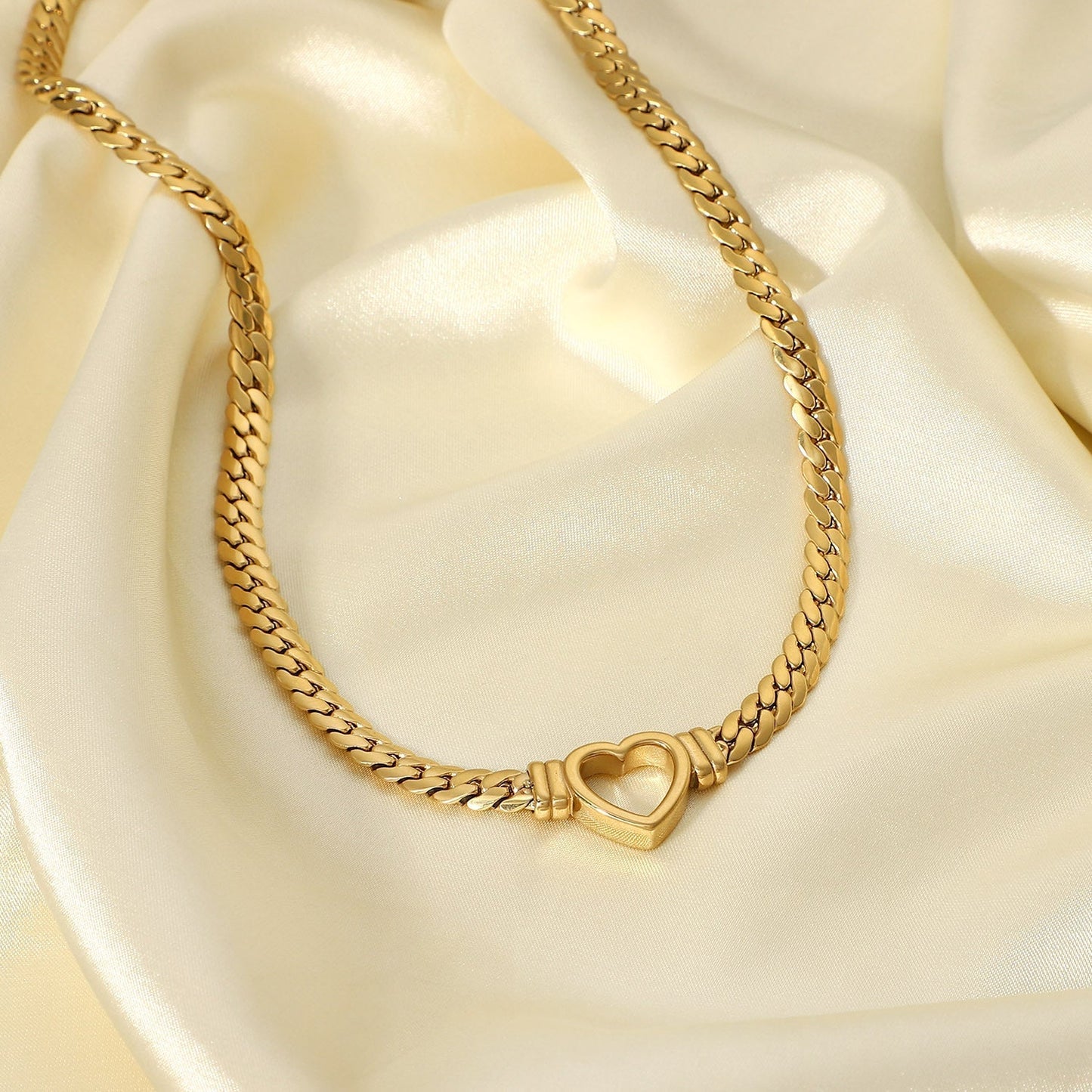 Cuore d'Amore Choker